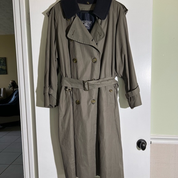 BURBERRY $500! Double-Breasted Trench Coat with Removable Wool Lining EUC - Picture 6 of 16
